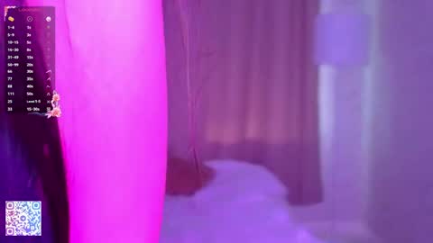 Reina online show from April 2026 07:45:01 AM