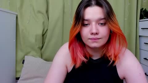 Snapshot of edna_dana chatting on December 2025 06:59:01 PM Edna online show from December 2025 06:59:01 PM