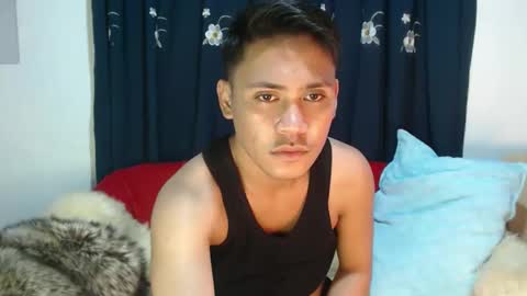 eduard_fox1998 online show from January 2026 06:52:02 AM