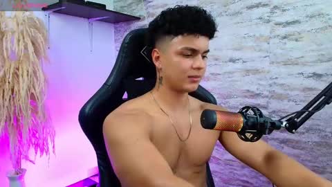 EDWARD CLARCK online show from January 2025 03:45:01 AM