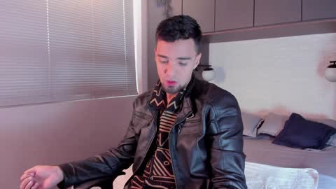 Eduardo online show from December 2024 08:00:01 PM