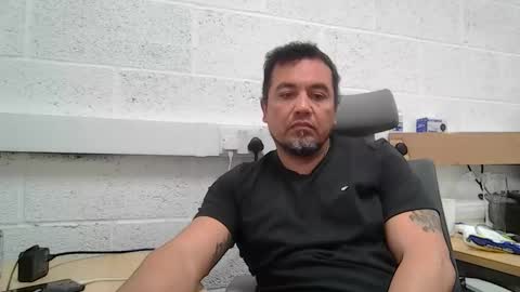 Snapshot of edwill13 chatting on April 2026 01:23:01 PM EdM online show from April 2026 01:23:01 PM