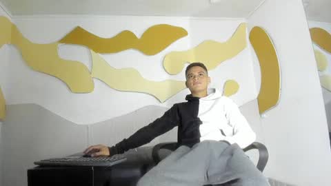 Snapshot of edylucianni chatting on July 2026 03:58:01 PM EdyLucianni online show from July 2026 03:58:01 PM