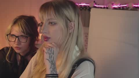 EVA NON NUDE online show from April 2026 04:17:02 PM