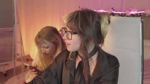 EVA NON NUDE online show from April 2026 06:43:01 PM