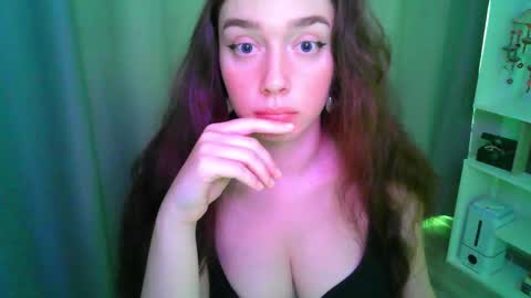 effie_balconii online show from October 2025 12:00:02 PM