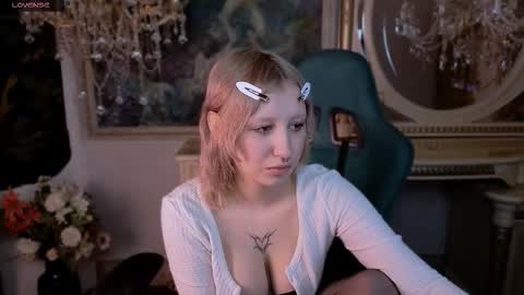 effiemeowley online show from March 2026 04:29:04 AM