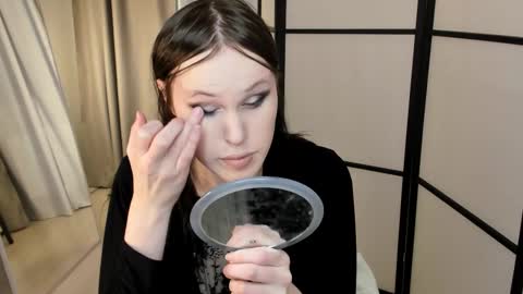 Effie Mur online show from February 2026 03:48:02 PM