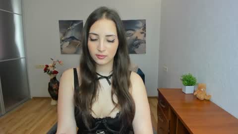Effy Royse online show from June 2026 05:24:01 AM