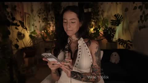 Snapshot of effylowell_ chatting on June 2026 01:58:01 AM Effy online show from June 2026 01:58:01 AM