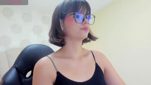 Snapshot of effystonnem chatting on December 2024 07:01:02 PM E F F Y online show from December 2024 07:01:02 PM