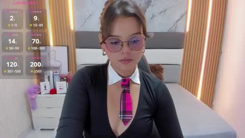  E F F Y  online show from November 2025 07:14:01 PM