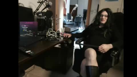 efi_crossou online show from November 2025 12:09:01 AM