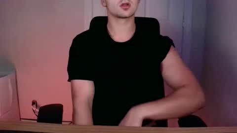 ehhchris online show from November 2025 02:11:02 AM