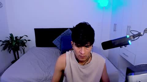 Snapshot of eiden_allenx1 chatting on February 2025 04:14:02 PM eiden_allenx1 online show from February 2025 04:14:02 PM
