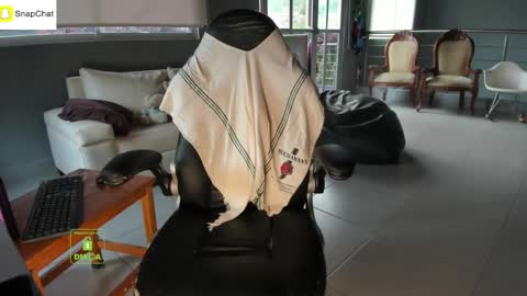 Snapshot of eileen_rose chatting on February 2025 10:03:02 PM Eileen Rose Milf online show from February 2025 10:03:02 PM