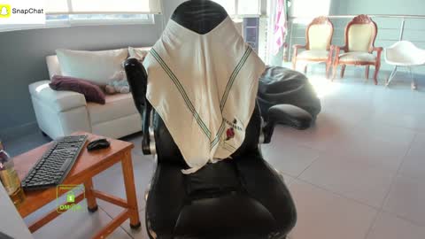 Snapshot of eileen_rose chatting on February 2025 07:38:02 PM Eileen Rose Milf online show from February 2025 07:38:02 PM