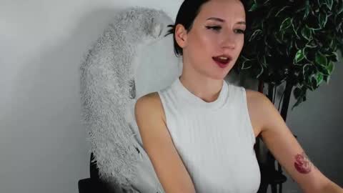 eileenmoores online show from October 2025 03:24:01 PM