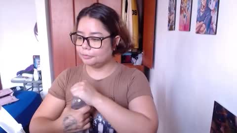 eimy_saenzz online show from December 2025 04:16:01 PM