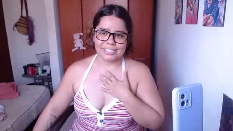 eimy_saenzz online show from January 2026 06:11:02 PM