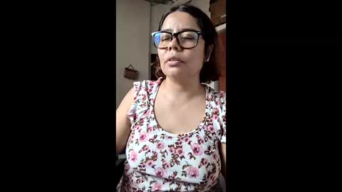eimy_saenzz online show from February 2026 06:48:01 PM