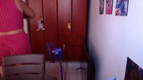 eimy_saenzz online show from February 2026 05:20:02 PM