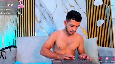 YG COUPLE online show from October 2025 08:39:02 PM