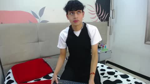 Snapshot of eimyflorian chatting on January 2025 05:47:02 PM Eimyflorian online show from January 2025 05:47:02 PM