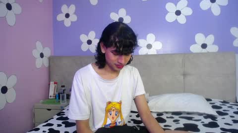 Snapshot of eimyflorian chatting on January 2025 11:46:01 AM Eimyflorian online show from January 2025 11:46:01 AM