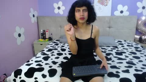 Snapshot of eimyflorian chatting on January 2025 11:44:02 AM Eimyflorian online show from January 2025 11:44:02 AM