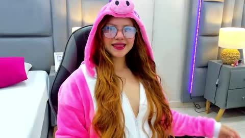 EimmyJones online show from October 2025 03:40:01 AM