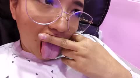 Eirene online show from November 2025 09:23:01 AM