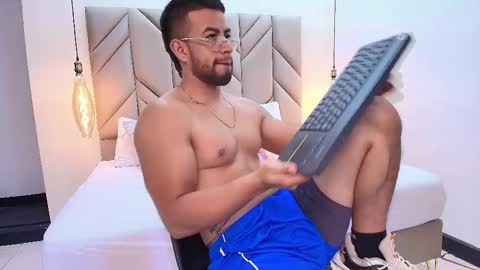 Eithan Connor online show from March 2025 03:07:02 PM