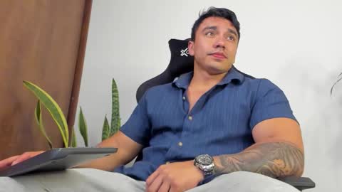 EITHAN CONOR online show from October 2025 01:25:02 AM