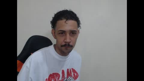 Snapshot of el_menor chatting on July 2026 02:53:02 AM Instagram BelowAbajo online show from July 2026 02:53:02 AM