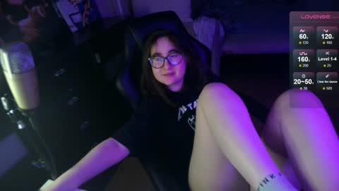 If you like it when I meow give me a thumbs up online show from January 2025 01:24:01 PM