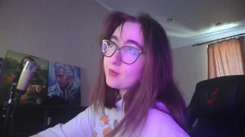 If you like it when I meow give me a thumbs up online show from February 2025 10:05:02 AM