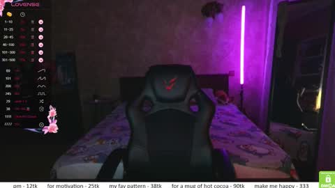 If you like it when I meow give me a thumbs up online show from December 2025 11:41:02 AM