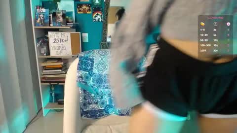 Snapshot of ela_0 chatting on November 2025 01:04:02 AM Ela Help me reach 100 thumbs up online show from November 2025 01:04:02 AM