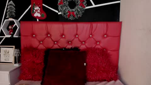 Snapshot of ela_hilton3 chatting on December 2024 08:13:01 PM Ela online show from December 2024 08:13:01 PM