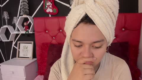 Snapshot of ela_hilton3 chatting on December 2024 07:41:02 PM Ela online show from December 2024 07:41:02 PM