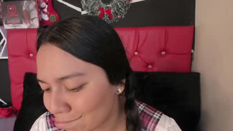 Snapshot of ela_hilton3 chatting on January 2025 10:05:01 PM Ela online show from January 2025 10:05:01 PM
