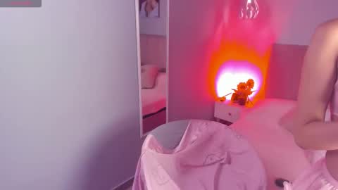 Ela online show from October 2025 08:58:01 PM