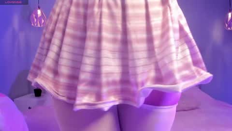 Snapshot of ela_petit chatting on April 2026 07:26:01 PM Ela online show from April 2026 07:26:01 PM