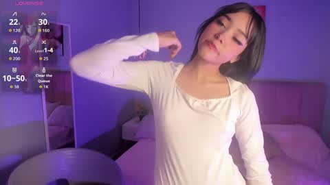 Snapshot of ela_petit chatting on May 2026 07:33:01 PM Ela online show from May 2026 07:33:01 PM