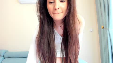 Ela online show from October 2025 06:44:01 AM