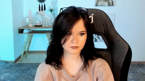 Your sweet girl online show from March 2025 01:43:01 AM