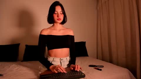 Elamour online show from December 2024 11:28:02 PM