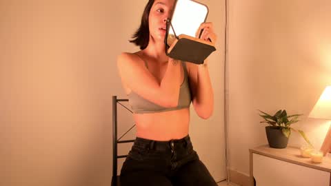 Elamour online show from January 2025 12:23:01 AM