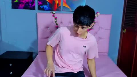 Elan Giralon online show from November 2025 10:20:02 PM